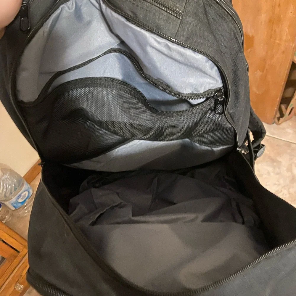 Nike Black Backpack with Signature Swoosh - Picture 5 of 9